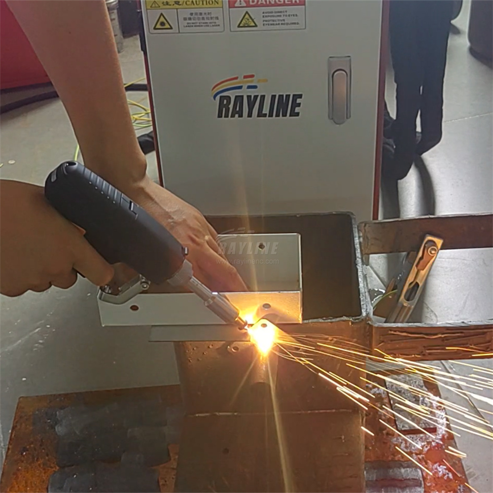 Industrial Laser Welding Machine - เครื่องเชื่อมเลเซอร์แบบพกพาขนาดเล็ก รุ่นใหม่ 3 in 1 เชื่อม