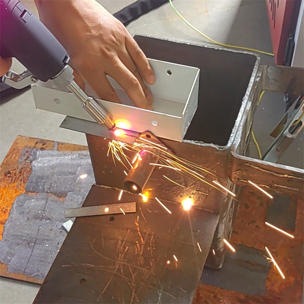 เครื่องเชื่อมเลเซอร์แบบพกพาขนา - Industrial Laser Welding Machine บทวิจารณ์และราคา